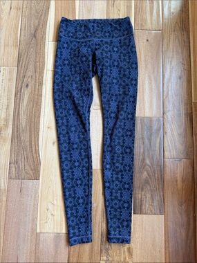 Lululemon Patterned Black and purple Leggings